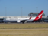 Phoenix Qantas Boeing 737-800 VH-VZW 1/400 Aircraft Scale Model