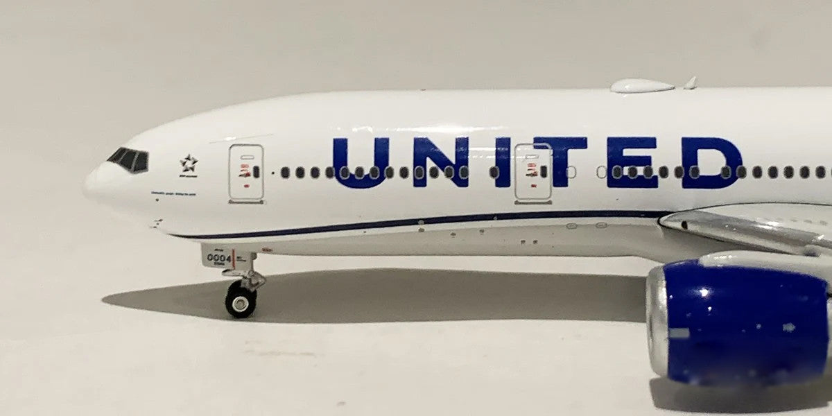 Phoenix United Airlines Boeing 777-200ER N78004 1/400 Scale