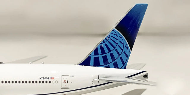 Phoenix United Airlines Boeing 777-200ER N78004 1/400 Aircraft Scale Model