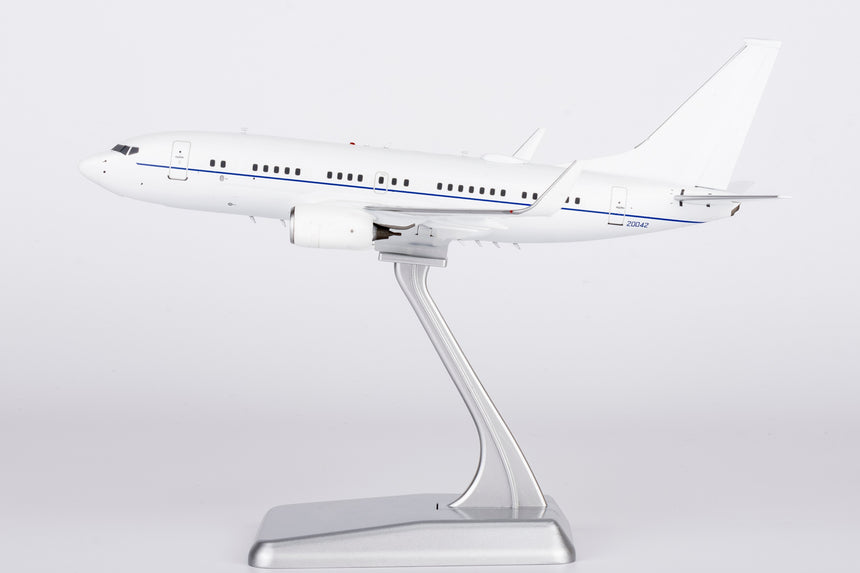NG Models USA - Air Force (White Fuselage) C-40B (Boeing 737-700 BBJ) 02-0042 1/200 Scale