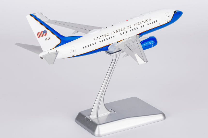 NG Models USA - Air Force C-40B (Boeing 737-700 BBJ) 01-0015 1/200 Scale
