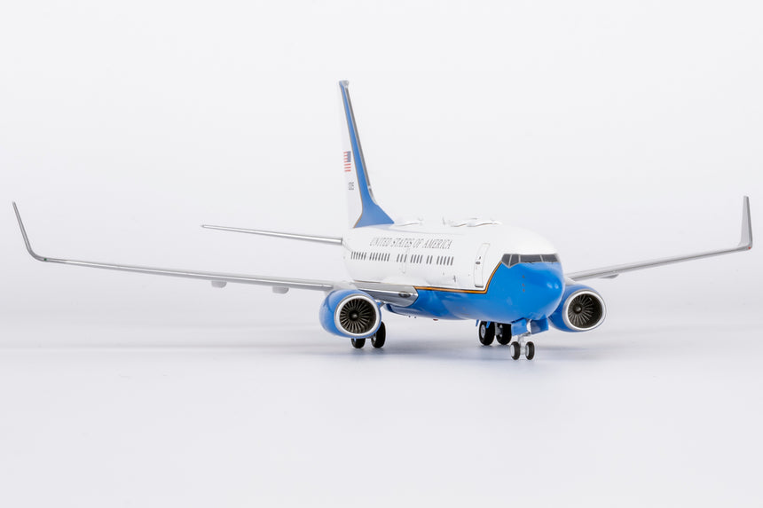 NG Models USA - Air Force C-40B (Boeing 737-700 BBJ) 01-0015 1/200 Scale