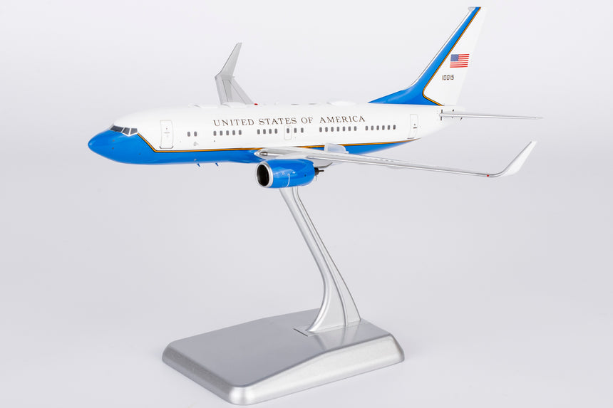 NG Models USA - Air Force C-40B (Boeing 737-700 BBJ) 01-0015 1/200 Scale