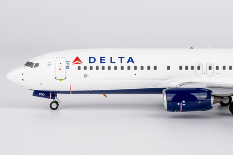 NG Models Delta Air Lines Boeing 737-800/w N3757D 1/200 Scale