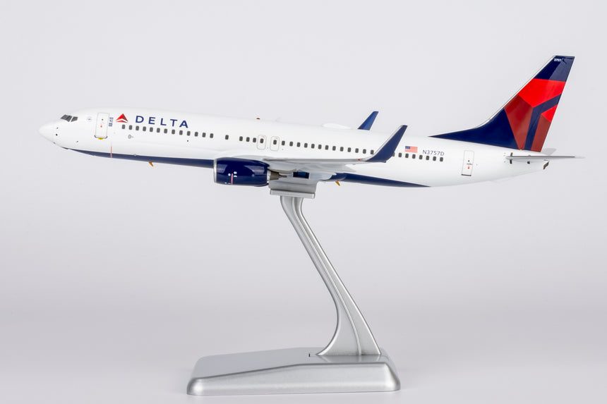 NG Models Delta Air Lines Boeing 737-800/w N3757D 1/200 Scale