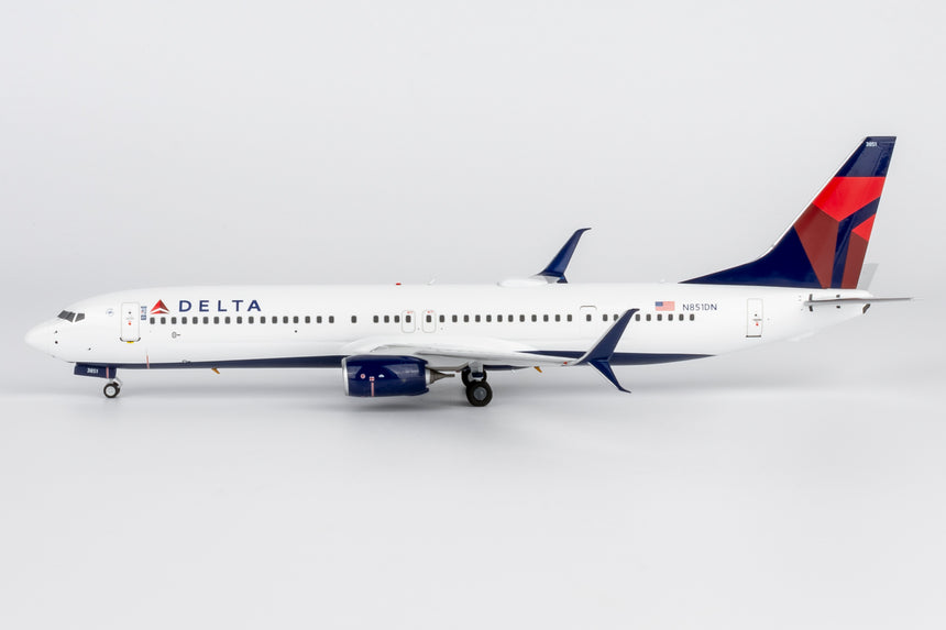 NG Models Delta Air Lines (with scimitar winglets) Boeing 737-900ER/w N851DN 1/200 Scale