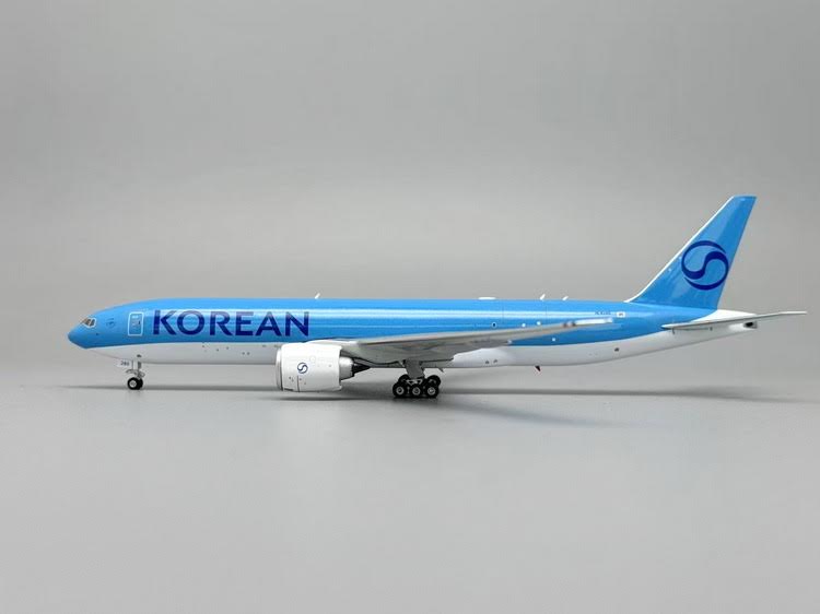 Phoenix Korean Air Cargo Boeing B777-200F HL8285 1/400 Aircraft Scale Model