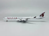 Phoenix Qatar Amini Flight Airbus A340-500 A7-HHH 1/400 Aircraft Scale Model