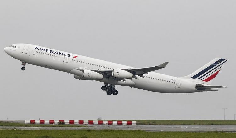 Phoenix Air France Airbus A340-300 F-GLZS 1/400 Aircraft Scale Model