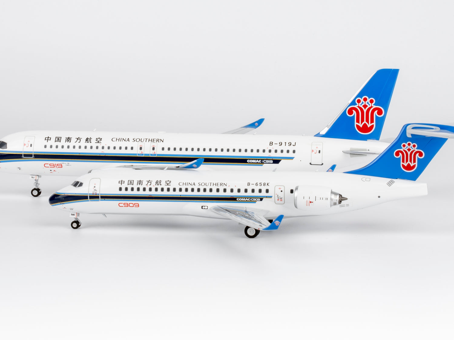 NG Models China Southern Airlines COMAC C909 (ARJ21-700) B-658K 1/200 Aircraft Scale Model