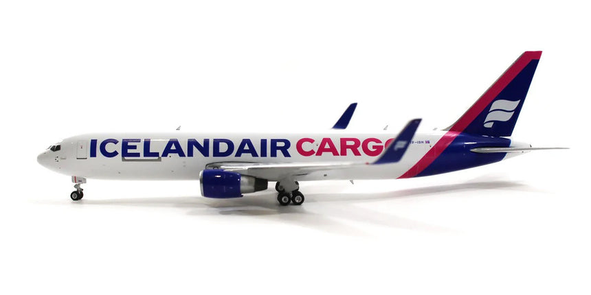 Phoenix Icelandair Boeing 767-300ER TF-ISH 1/400 Aircraft Scale Model