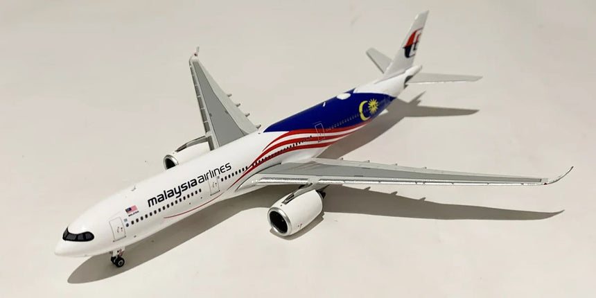 Phoenix Malaysia Airlines Airbus A330-900Neo 9M-MNG 1/400 Scale