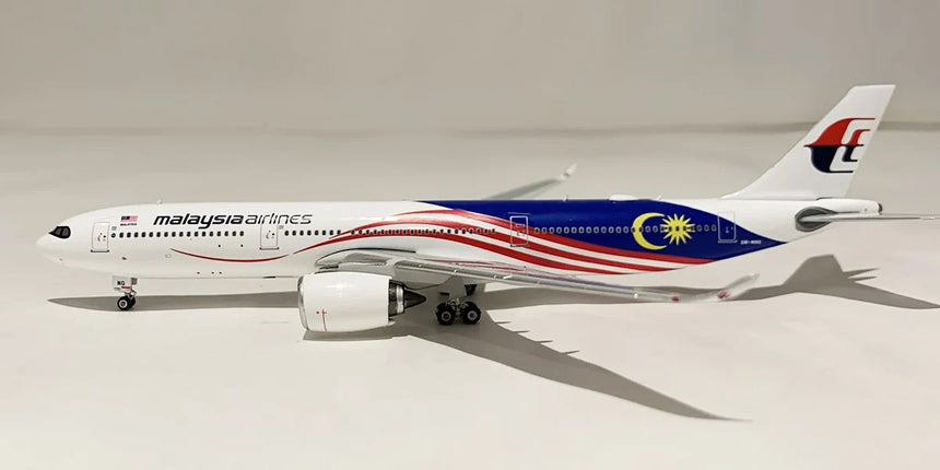 Phoenix Malaysia Airlines Airbus A330-900Neo 9M-MNG 1/400 Scale