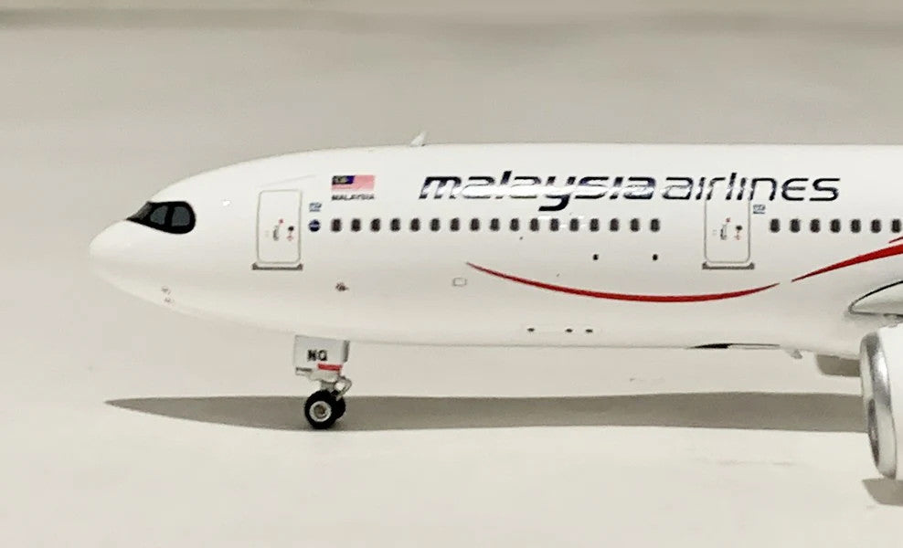Phoenix Malaysia Airlines Airbus A330-900Neo 9M-MNG 1/400 Scale
