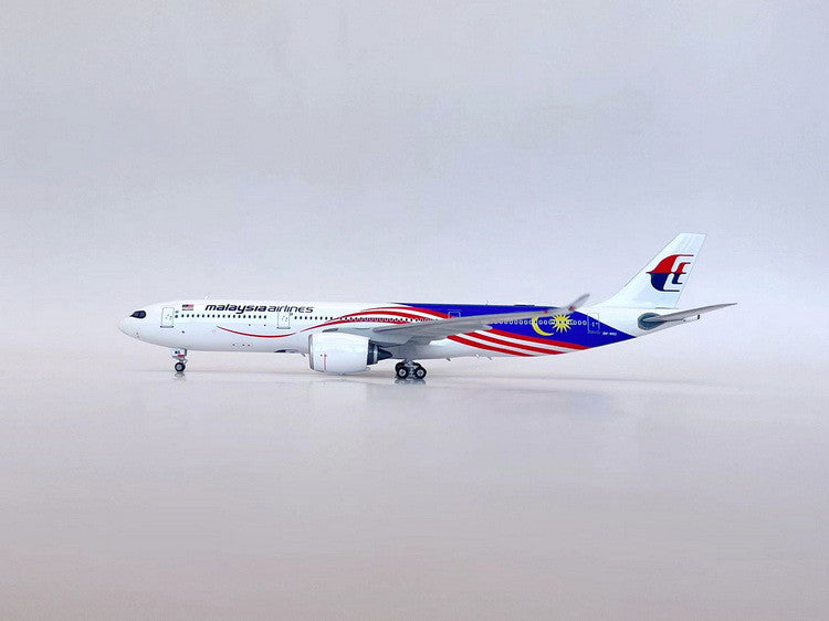 Phoenix Malaysia Airlines Airbus A330-900Neo 9M-MNG 1/400 Scale