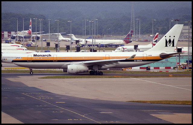 Phoenix Monarch Airlines Airbus A330-200 G-SMAN 1/400 Aircraft Scale Model