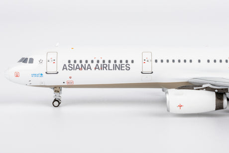 NG Models Asiana Airlines Airbus A321-200 HL8279 (new titles) 1/400 Scale