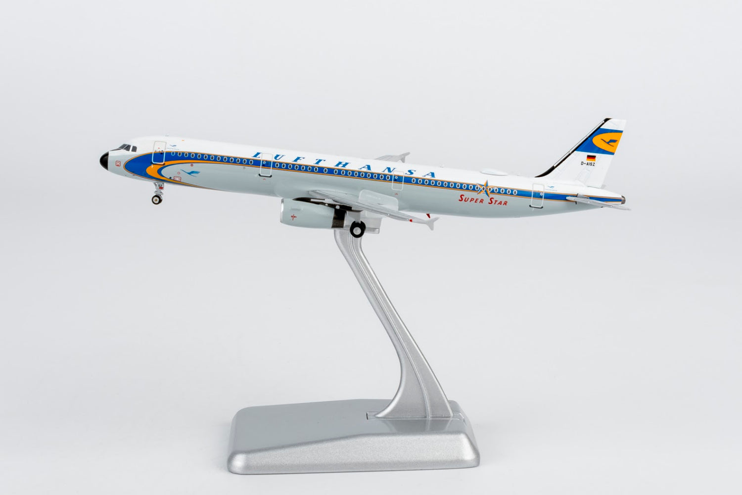NG Models Lufthansa Airbus A321-200 D-AISZ (Super Star heritage livery) (ULTIMATE) 1/400 Aircraft Scale Model