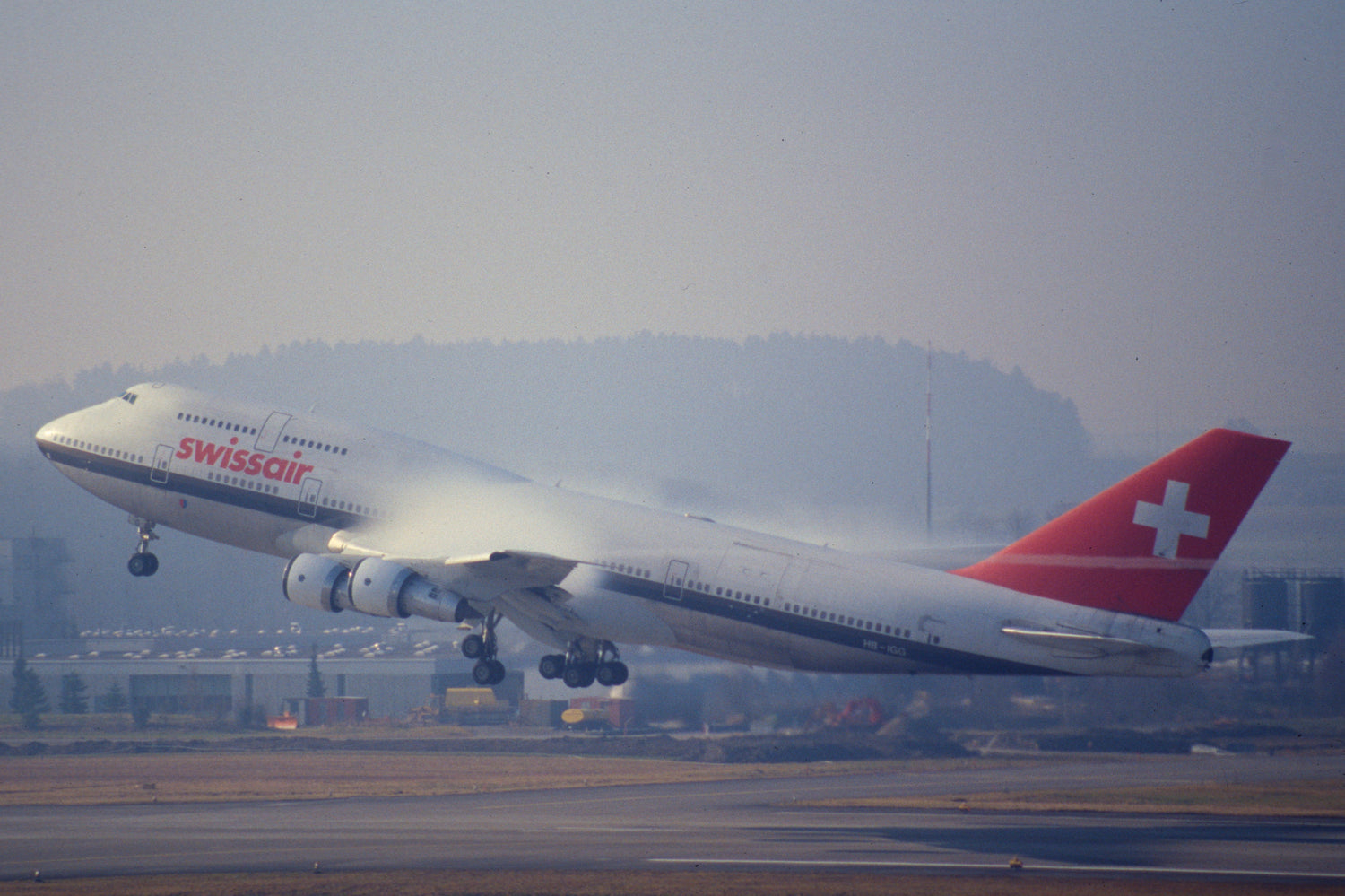 SQ Wings Swissair "Flaps Down" Boeing B747-300 HB-IGG 1/200 Aircraft Scale Model