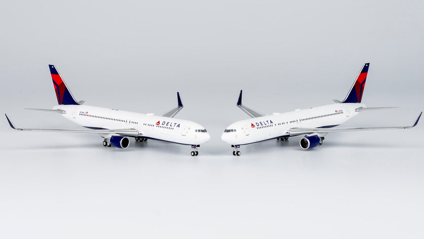 NG Models Delta Air Lines Boeing 767-300ER/w N174DN with PW4000 engines 1/400 17001