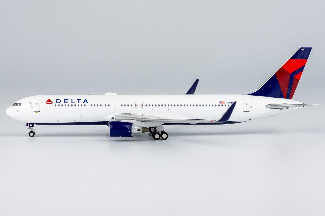 NG Models Delta Air Lines Boeing 767-300ER/w N174DN with PW4000