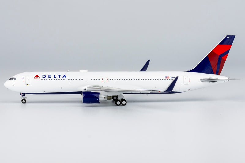Delta – Aircraft Model Store