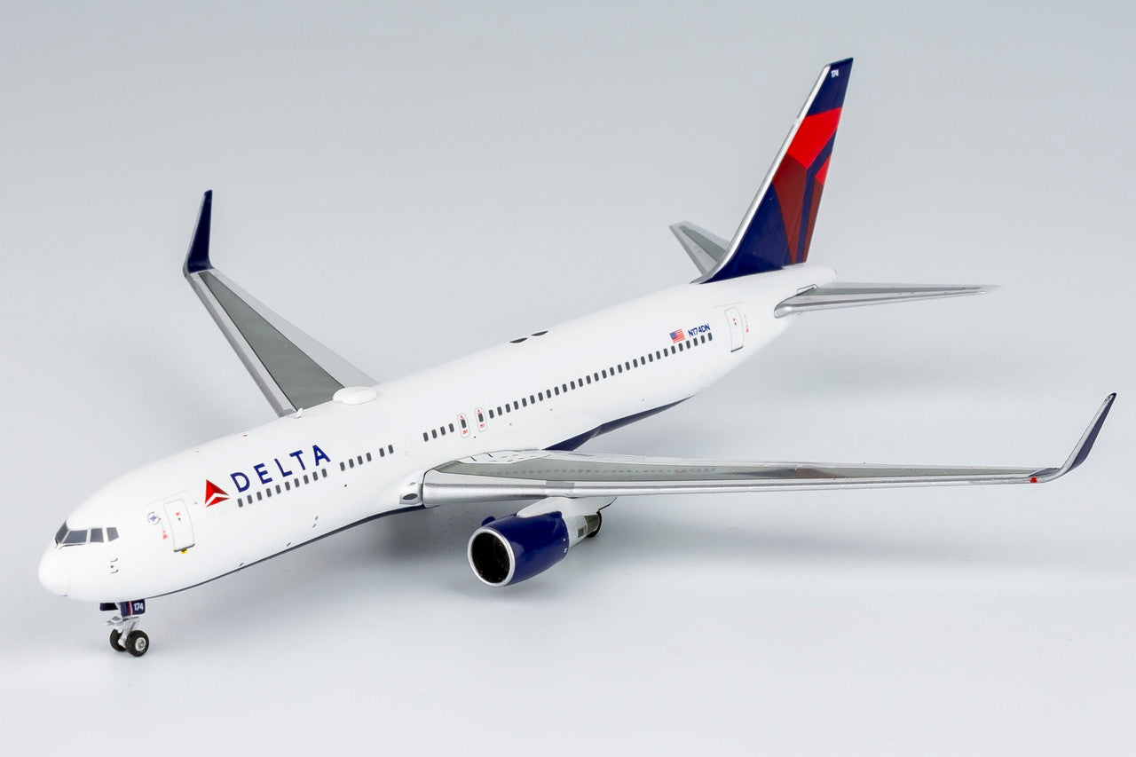 NG Models Delta Air Lines Boeing 767-300ER/w N174DN with PW4000