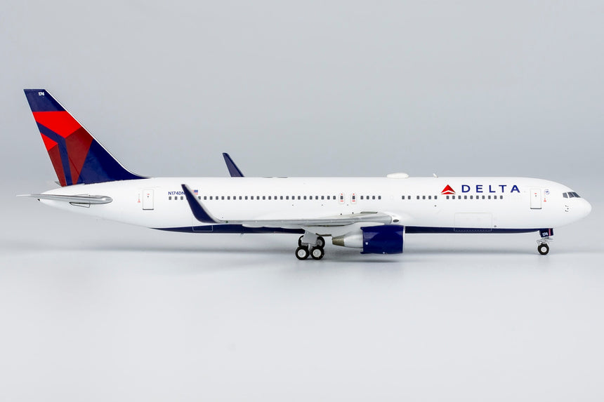 NG Models Delta Air Lines Boeing 767-300ER/w N174DN with PW4000 engines 1/400 17001