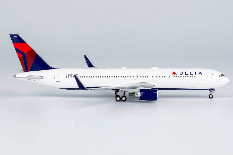 Delta – Aircraft Model Store