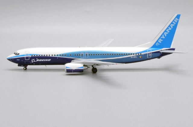 JC Wings Ryanair Boeing 737-800 "Dreamliner" (EI-DCL) 1/200 Aircraft Scale Model