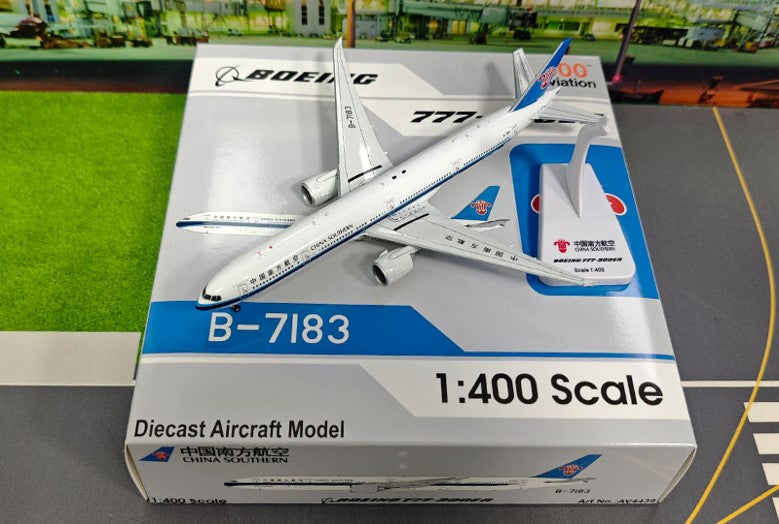 Aviation400 China Southern Airlines Boeing 777-300ER B-7183 (detachable gear) 1/400 Aircraft Scale Model