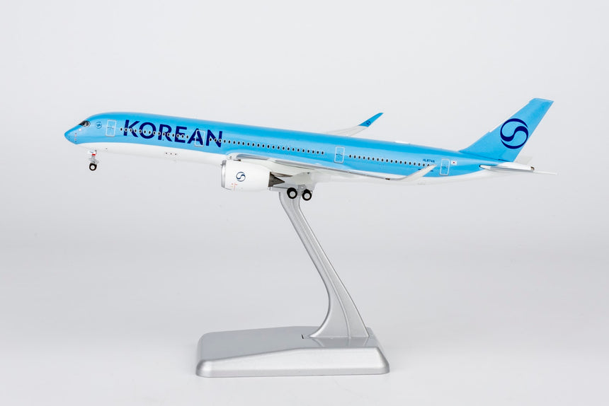 NG Models Korean Air Airbus A350-900 HL8746 New Livery; (Ultimate) 1/400 Aircraft Scale Model