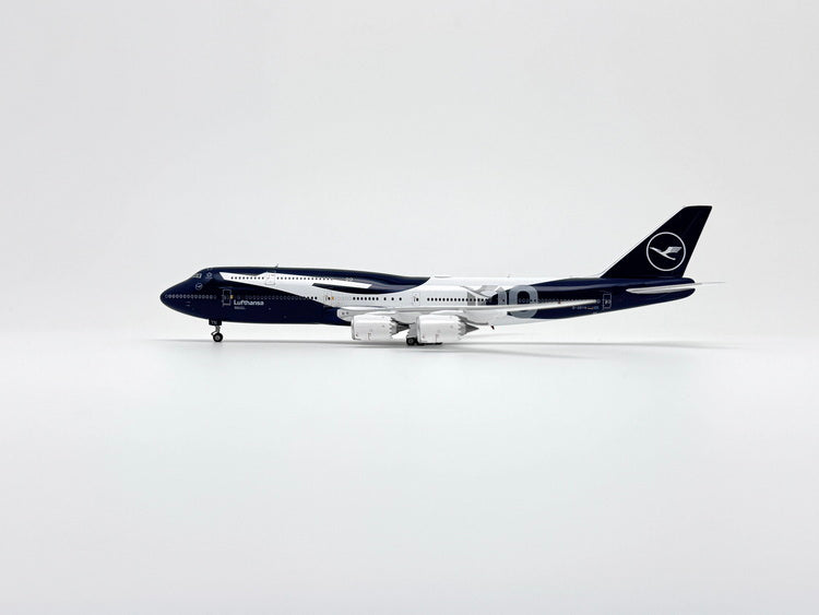 Phoenix Lufthansa Boeing B747-8 D-ABYN "100 Year Anniversary" 1/400 Aircraft Scale Model