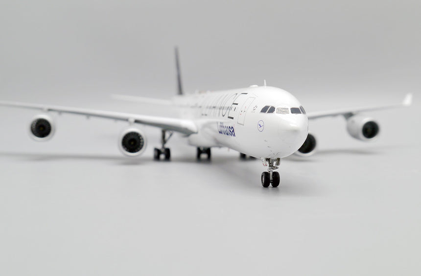 JC Wings Lufthansa Airbus A340-600 "Star Alliance" (D-AIHC) 1/200 Aircraft Scale Model