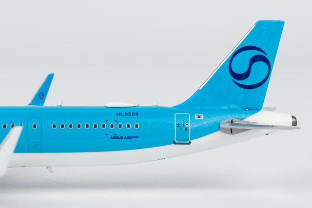 NG Models Korean Air Airbus A321neo HL8509 (Korean Air's first A321 in 2025's new standard livery) 1/400 Aircraft Scale Model