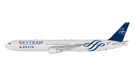 GeminiJets Delta Airlines Boeing 767-400ER N844MH "Skyteam" Livery 1/400 Scale