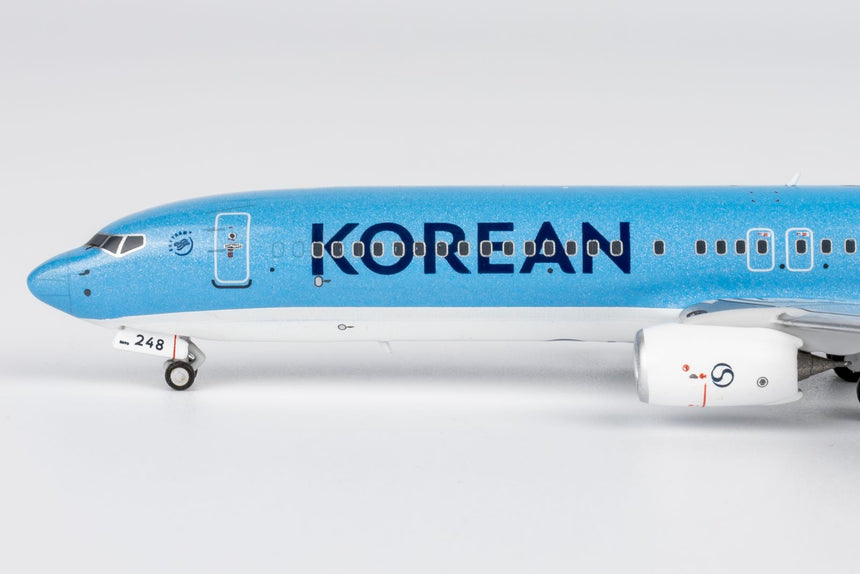 NG Models Korean Air (Korean Air's first 737-900 in 2025's livery) Boeing 737-900ER/w HL8248 1/400 Aircraft Scale Model