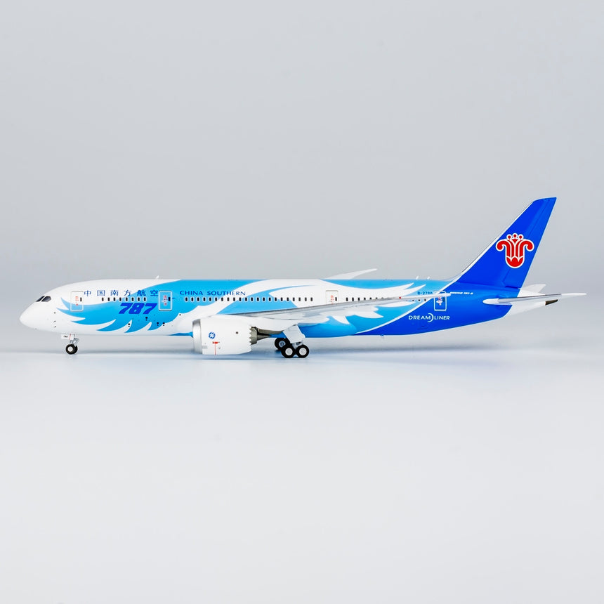 NG Models China Southern Airlines "equipped with Pratt & Whitney engines" Boeing 787-8 Dreamliner B-2788 1/400 Scale