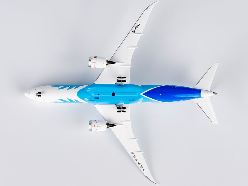NG Models China Southern Airlines the 1st 787-9 introduced by CZ Boeing 787-9 Dreamliner B-1242 1/400 Aircraft Scale Model