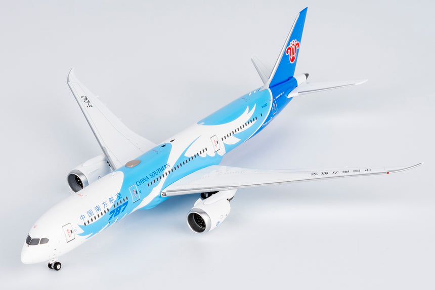 NG Models China Southern Airlines the 1st 787-9 introduced by CZ Boeing 787-9 Dreamliner B-1242 1/400 Aircraft Scale Model