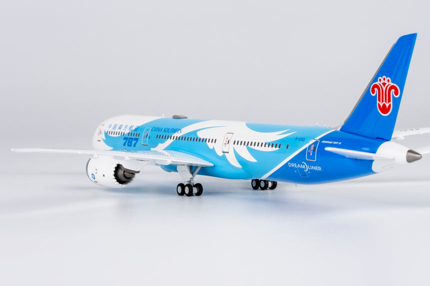 NG Models China Southern Airlines the 1st 787-9 introduced by CZ Boeing 787-9 Dreamliner B-1242 1/400 Aircraft Scale Model