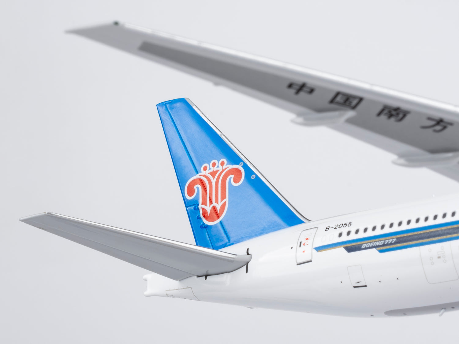 NG Models China Southern Airlines ETOPS - 越太平洋延程飞行 Boeing 777-200ER B-2055 1/400 Aircraft Scale Model