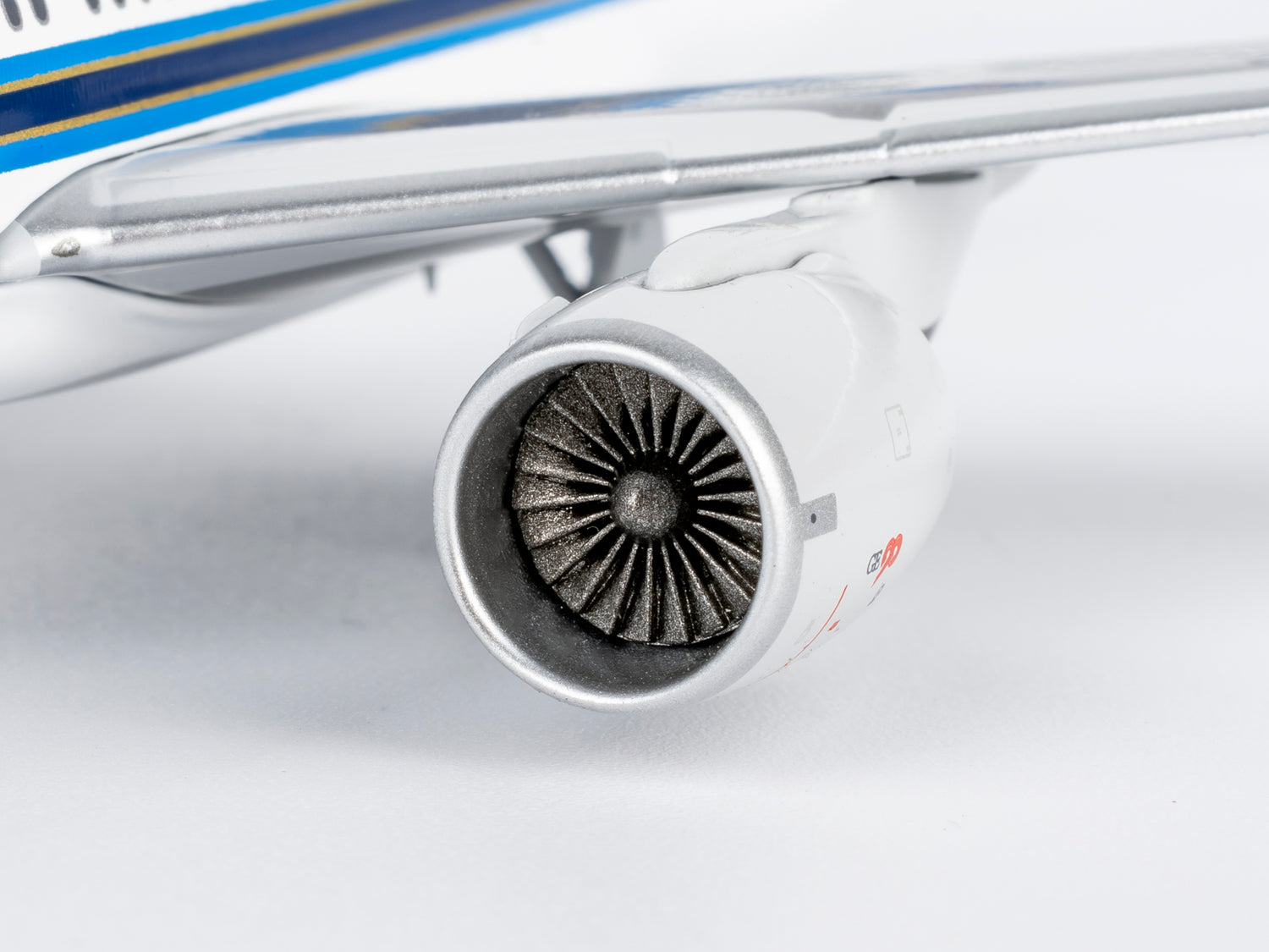 NG Models China Southern Airlines ETOPS - 越太平洋延程飞行 Boeing 777-200ER B-2055 1/400 Aircraft Scale Model
