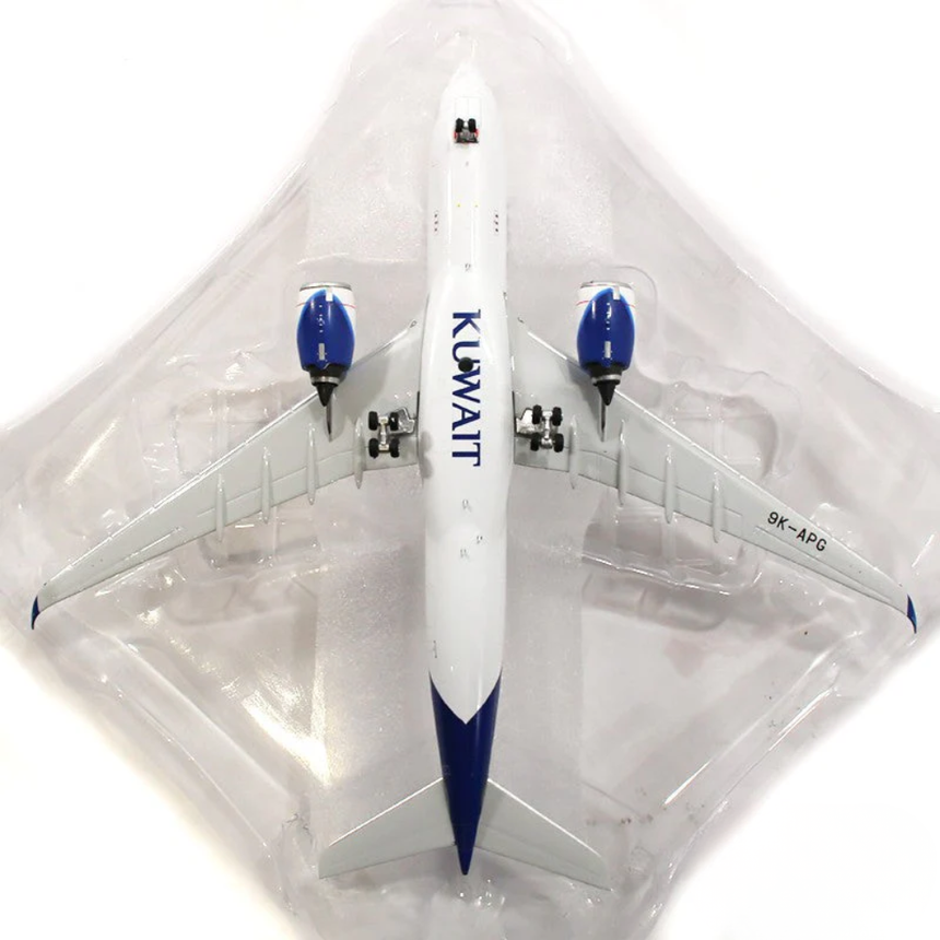 Phoenix Kuwait Airways Airbus A330-800Neo 9K-APG 1/400 Aircraft Scale Model