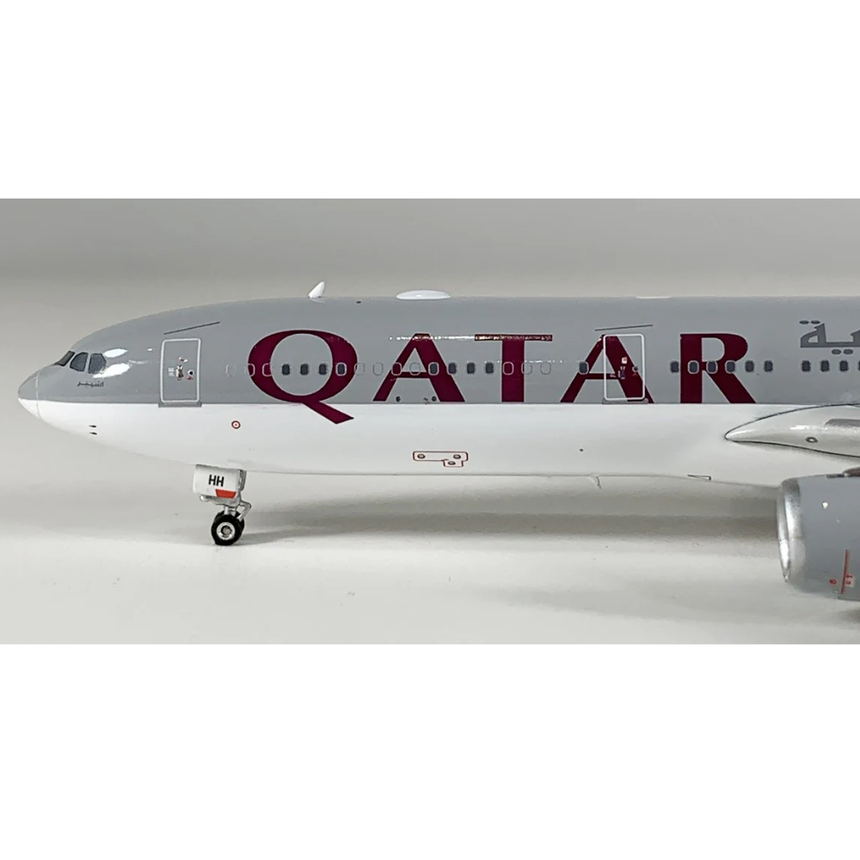 Phoenix Qatar Amini Flight Airbus A340-500 A7-HHH 1/400 Aircraft Scale Model