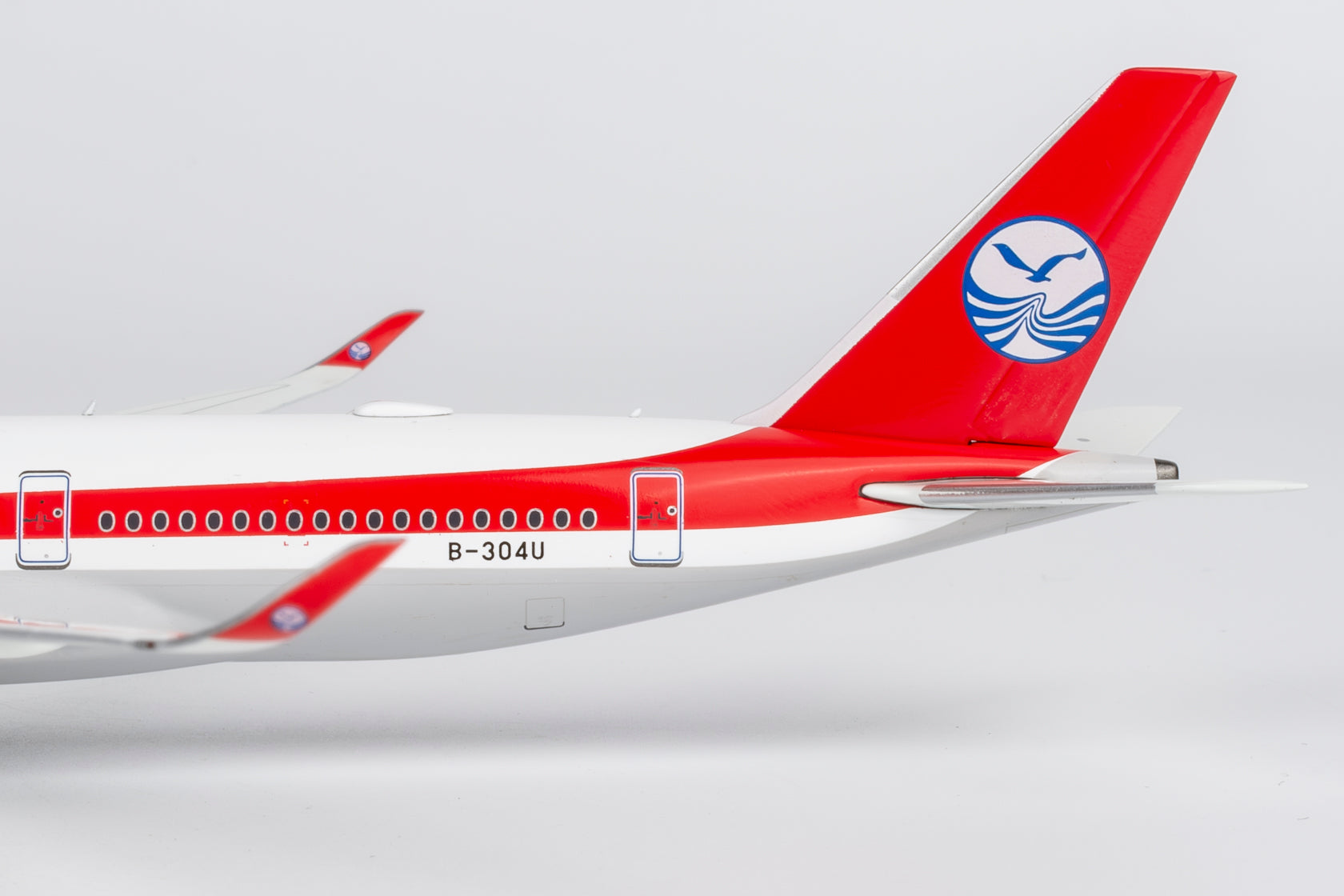 NG Models Sichuan Airlines Airbus A350-900 B-304U 1/400 Aircraft