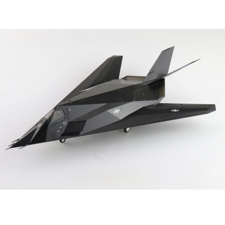 Hobby Master F-117A Nighthawk 84-0809, USAF, 2022 (with Extra 2 x B57 & B61 Bombs) 1/72 Aircraft Scale Model