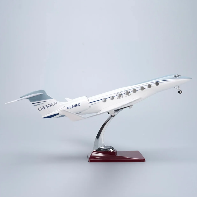 Gulfstream G650 Business Jet 45cm with Stand Aircraft Scale Model