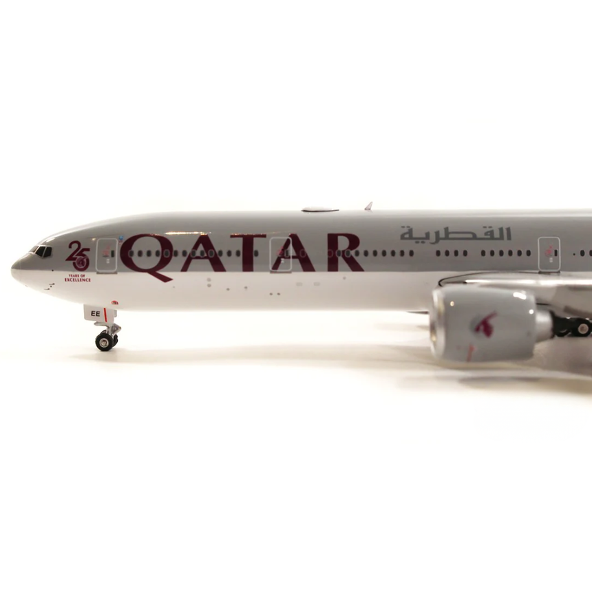 Phoenix Qatar Airways "25 Years of Excellence" Boeing 777-300ER A7-BEE 1/400 Aircraft Scale Model