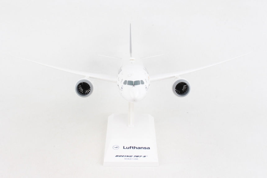 SkyMarks Lufthansa Boeing B787-9 1/200 Scale
